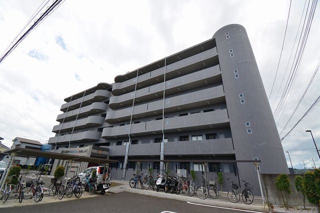 建物外観　青梅線小作駅から徒歩圏内の便利な場所です。