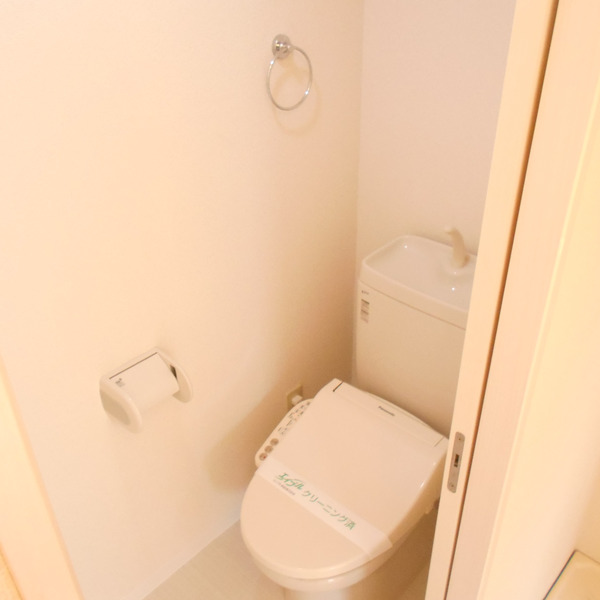 トイレ　落ち着いたトイレです
