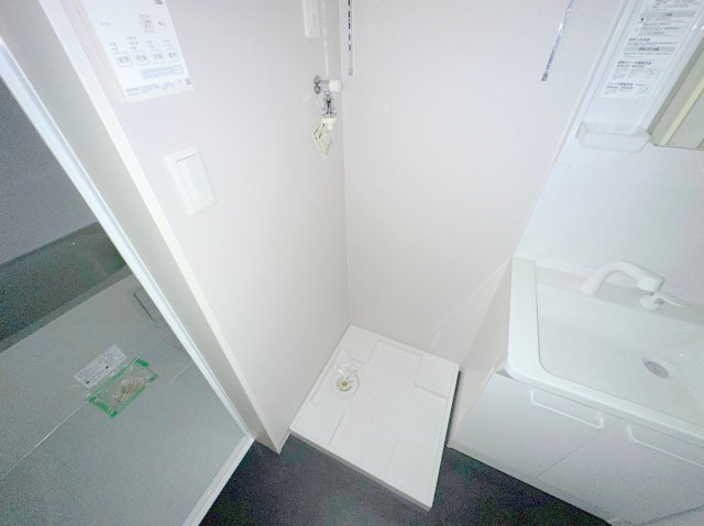 その他設備　嬉しい室内洗濯機置場。これで洗濯機も長持ちしますね。