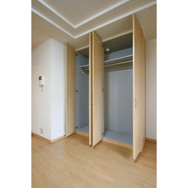 収納　同じ建物の別のお部屋