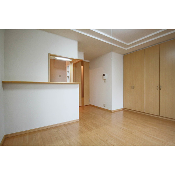 居室・リビング　同じ建物の別のお部屋