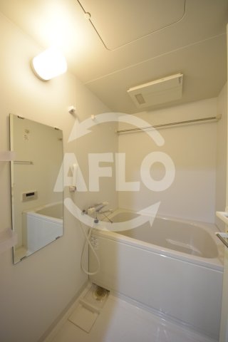 バス・シャワールーム　インテリジェンス御堂　浴室