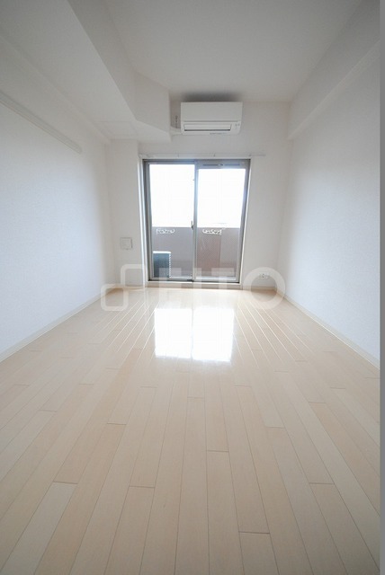 居室・リビング　写真は２１１号室