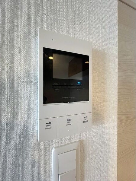 セキュリティ　来客の顔が見えて安心！TVモニターホン付きです♪