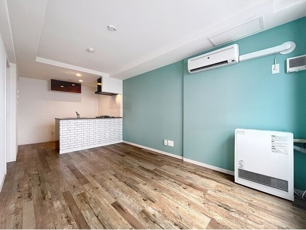 居室・リビング　明るい居間で気持ちまで明るくなりますね！