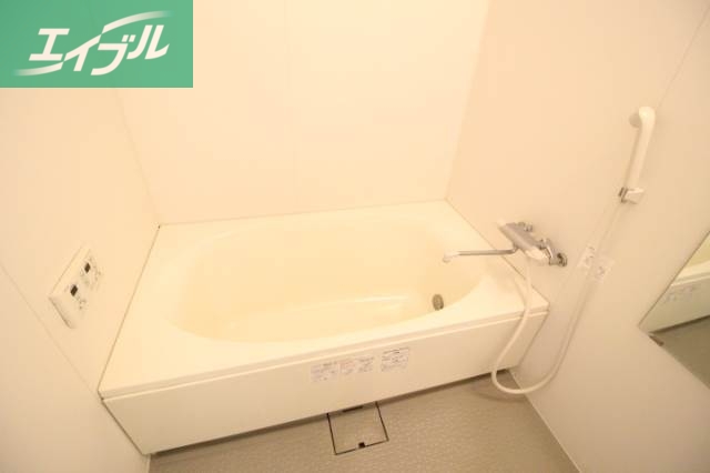 バス・シャワールーム　同物件別部屋の写真です