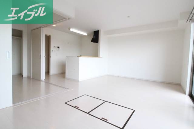 居室・リビング　同物件別部屋の写真です