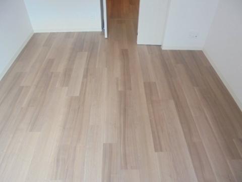 居室・リビング　室内