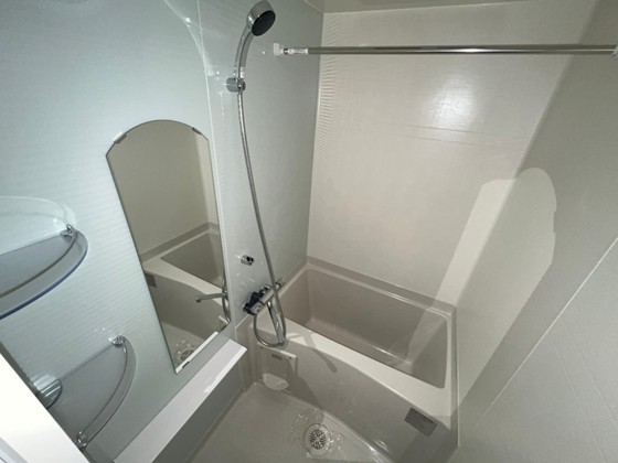 バス・シャワールーム　※別部屋の写真です