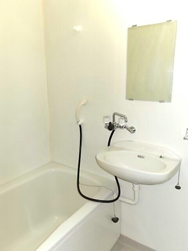 バス・シャワールーム　図面と現状に相違がある場合には現状を優先