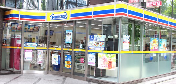 コンビニ　ミニストップ日本橋蛎殻町店（コンビニ）まで90m