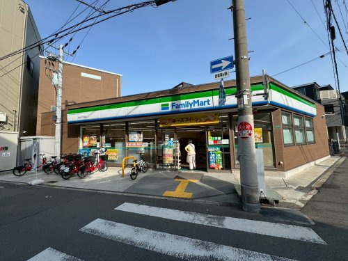 コンビニ　ファミリーマート中本３丁目店（コンビニ）まで1098m