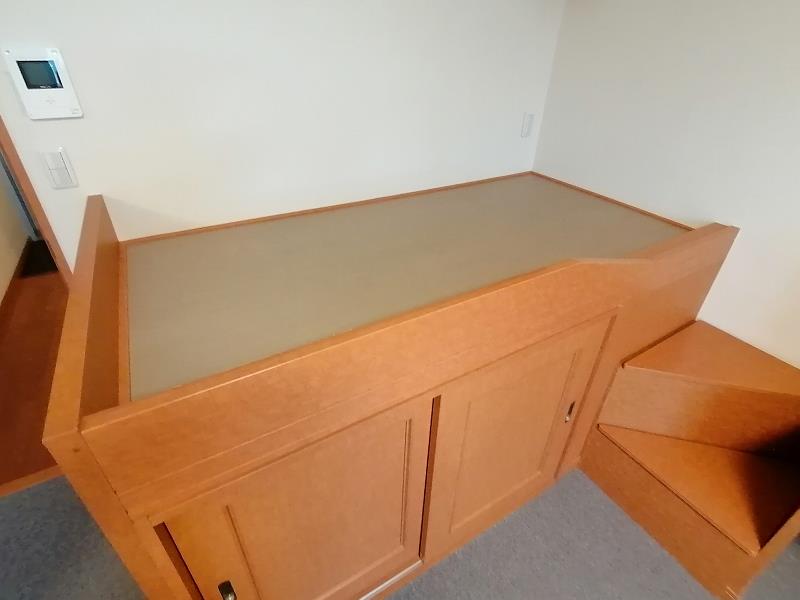 その他部屋・スペース　ベッド付き、ベッド下収納あり。