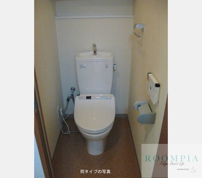 トイレ　※同タイプの別のお部屋です。