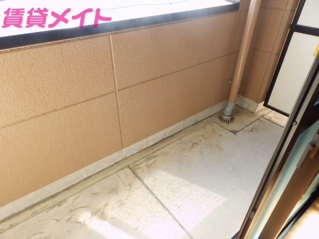 バルコニー　別部屋同型タイプ