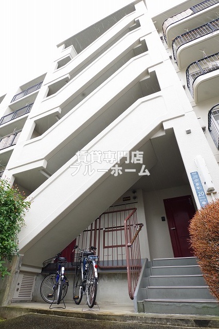 建物外観　1982年4月建築のマンションです！