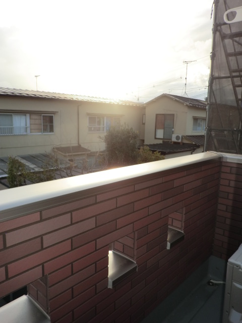 バルコニー　写真は別部屋の為現況と異なる場合がございます