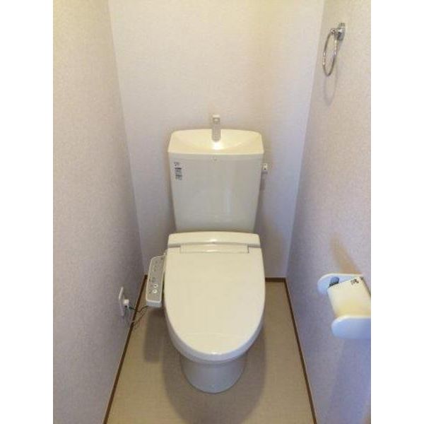 トイレ　写真は別部屋の為現況と異なる場合がございます