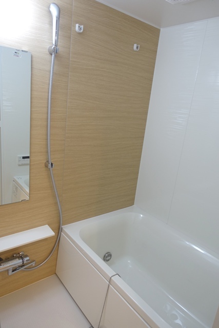 バス・シャワールーム　※別部屋の参考写真です。