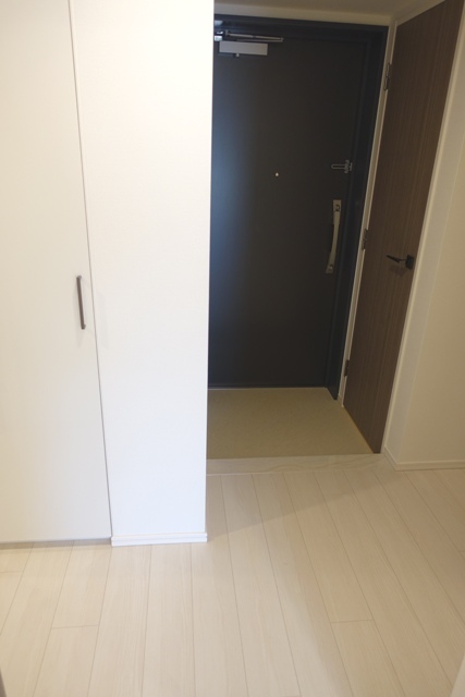 玄関　※別部屋の参考写真です。