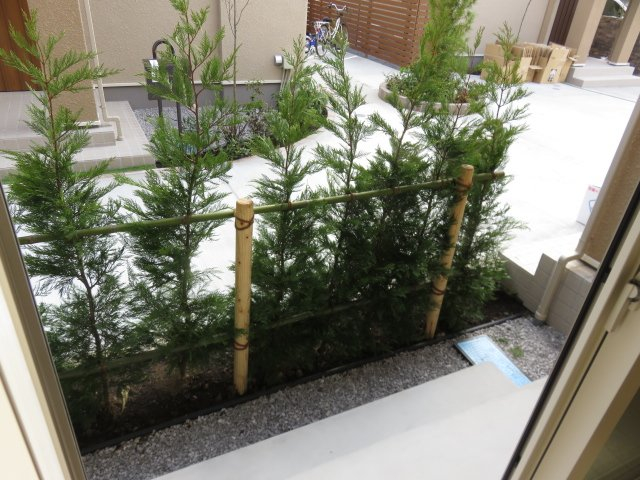 庭　同物件別のお部屋の写真です。参考写真です。