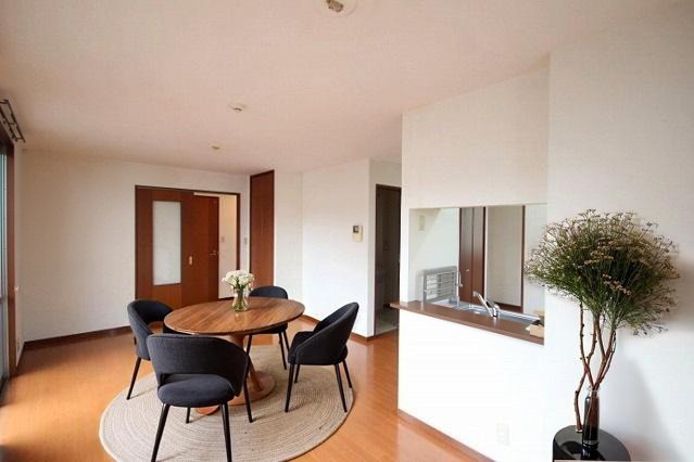 居室・リビング　ＣＧで家具等を配置したもので家具等は含まれません。