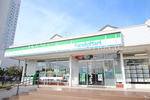 コンビニ　ファミリーマート 千葉旭町店（コンビニ）まで753m
