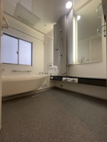 バス・シャワールーム　ロイヤルパークスなんば　浴室