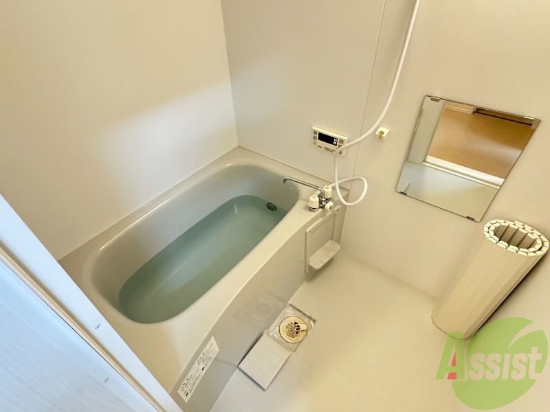 バス・シャワールーム　こちらは浴室です。追い炊き機能も付いてます。