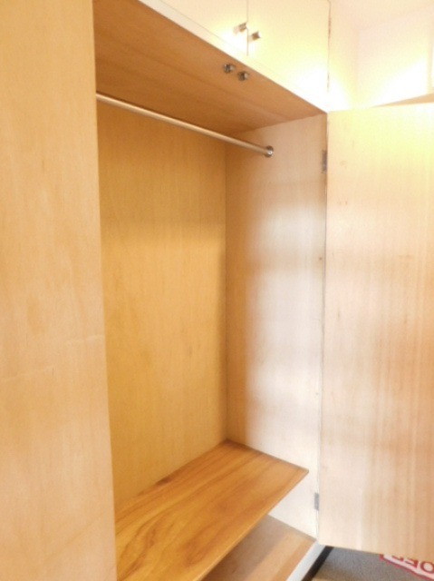 収納　ハンガーポール付クローゼット