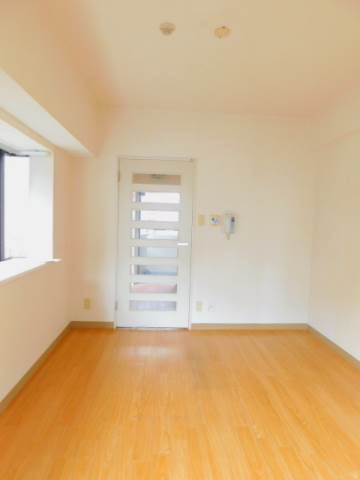 その他部屋・スペース　２面採光の明るいお部屋