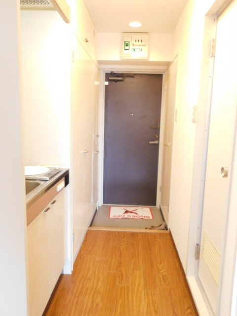 玄関　玄関より