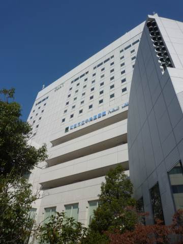 図書館　町田市立中央図書館（図書館）まで269m