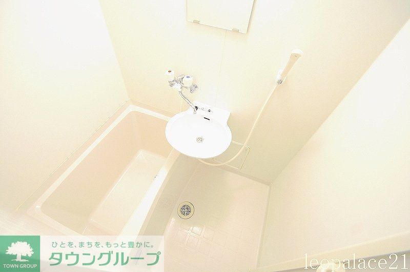 バス・シャワールーム　浴室乾燥機付きです。