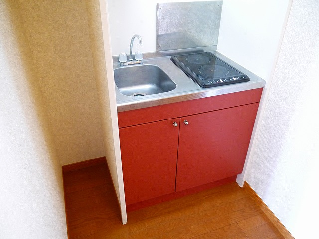 キッチン　コンパクトなキッチンで掃除もラクラク