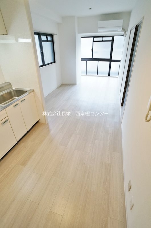 居室・リビング　実際のお写真とは異なります。現状優先となります。