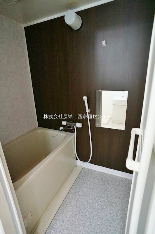 バス・シャワールーム　実際のお写真とは異なります。現状優先となります。