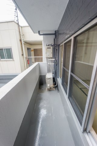 バルコニー　同物件・別部屋画像