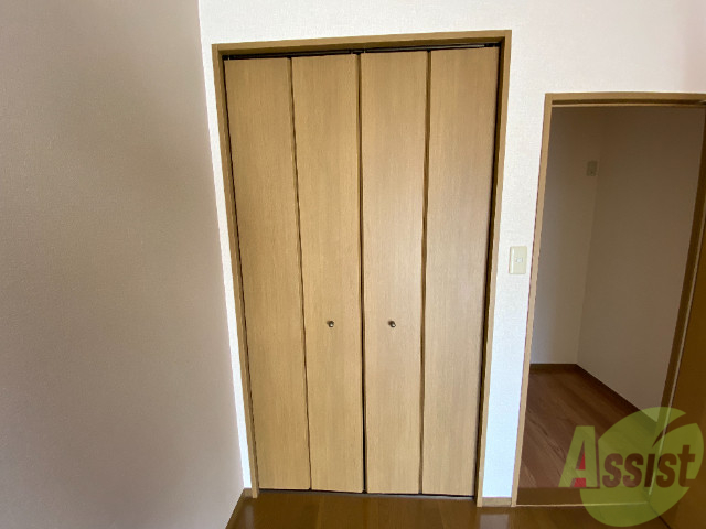 収納　収納はこちらのクローゼットをお使いください。