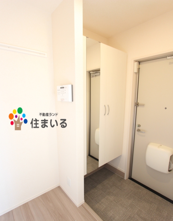 玄関　※写真は同型タイプとなります