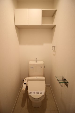 トイレ　洗浄機能付き便座！