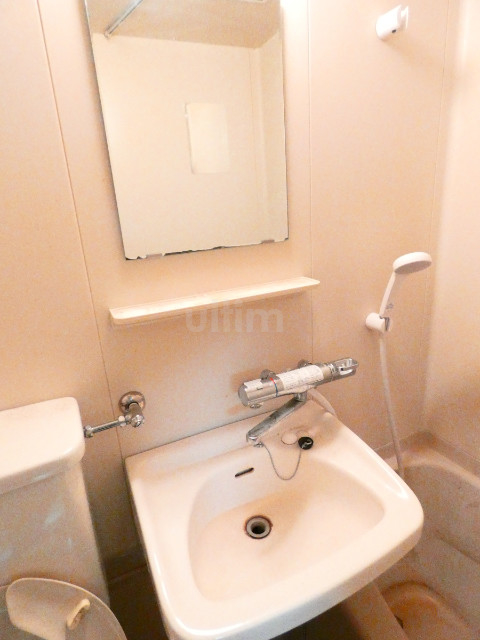 洗面設備　※同タイプの他のお部屋です