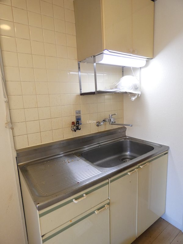 キッチン　※同タイプの他のお部屋です