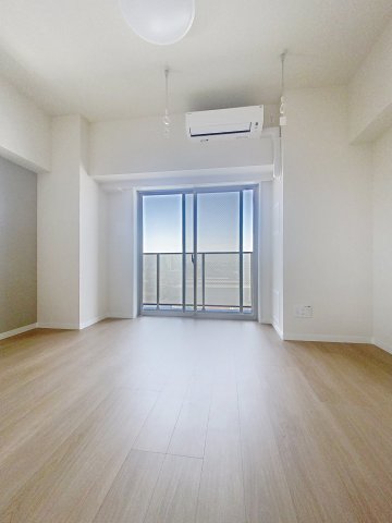その他部屋・スペース　広くて明るい寝室