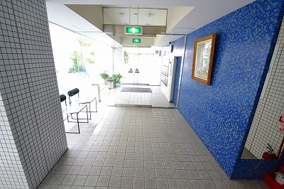 洗面設備　☆とってもおしゃれなエントランスです☆