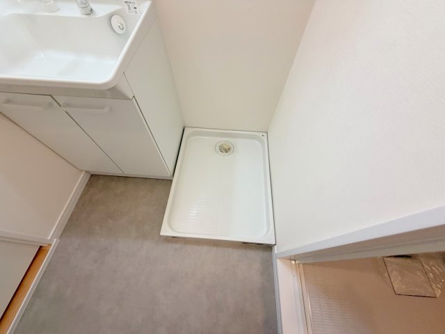 洗面設備　脱衣スペースも広い洗面所です。