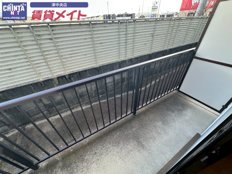 バルコニー　同物件別室画像