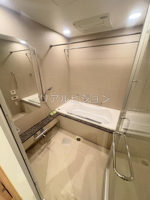バス・シャワールーム　別部屋参考写真