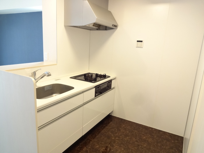 キッチン　※同タイプの部屋写真です