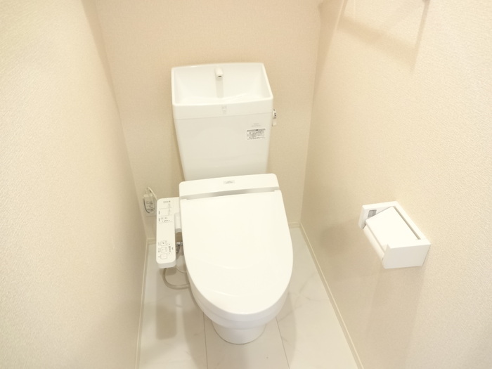 トイレ　※同タイプの部屋写真です